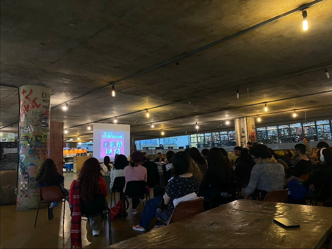 fashion talks FAUD - o papo com pessoal da PIET foi muito legal, teve brindes e lugar para sentar!!