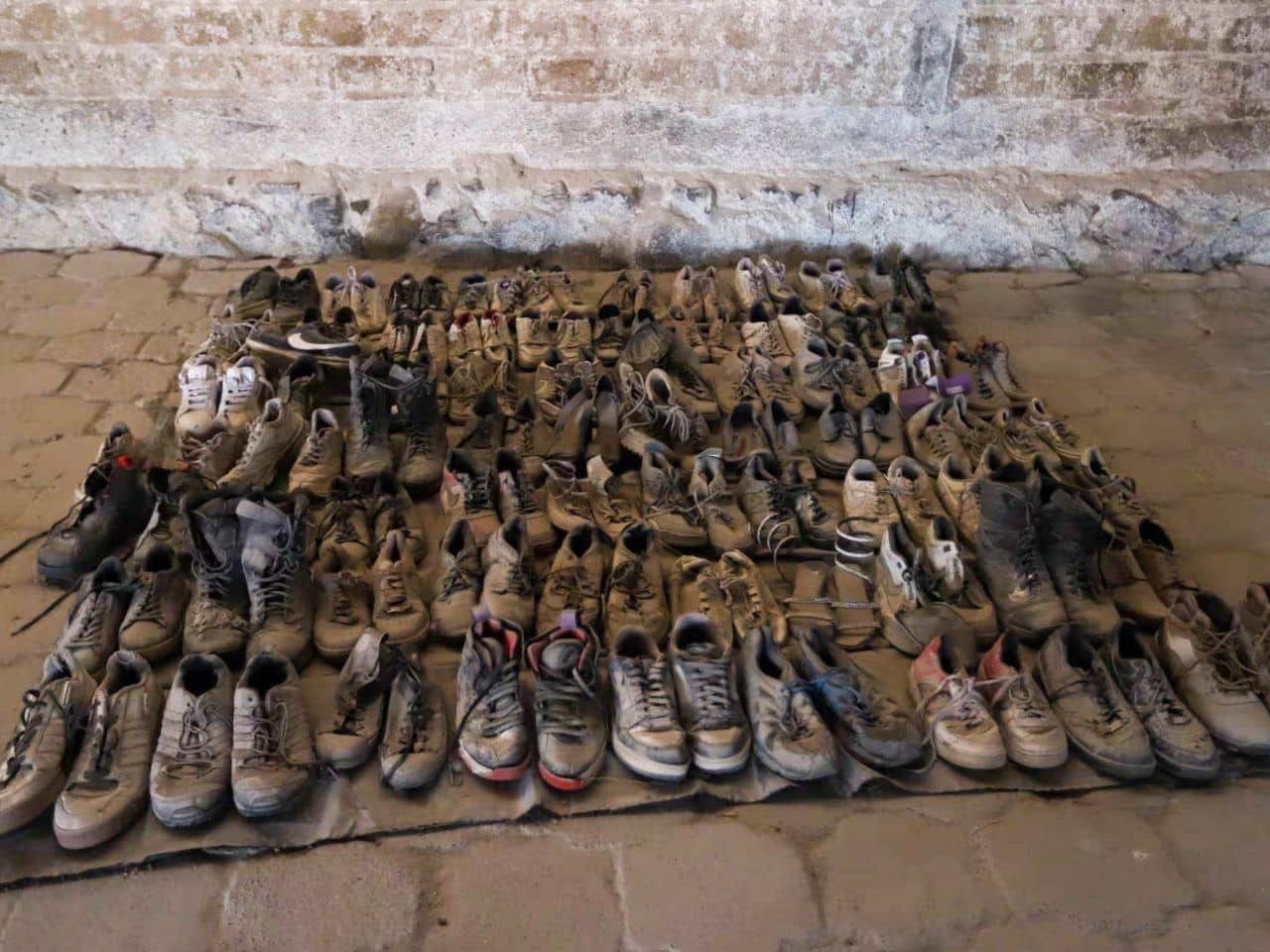 Los zapatos y la economía de la muerte | Letras Libres - Letras Libres