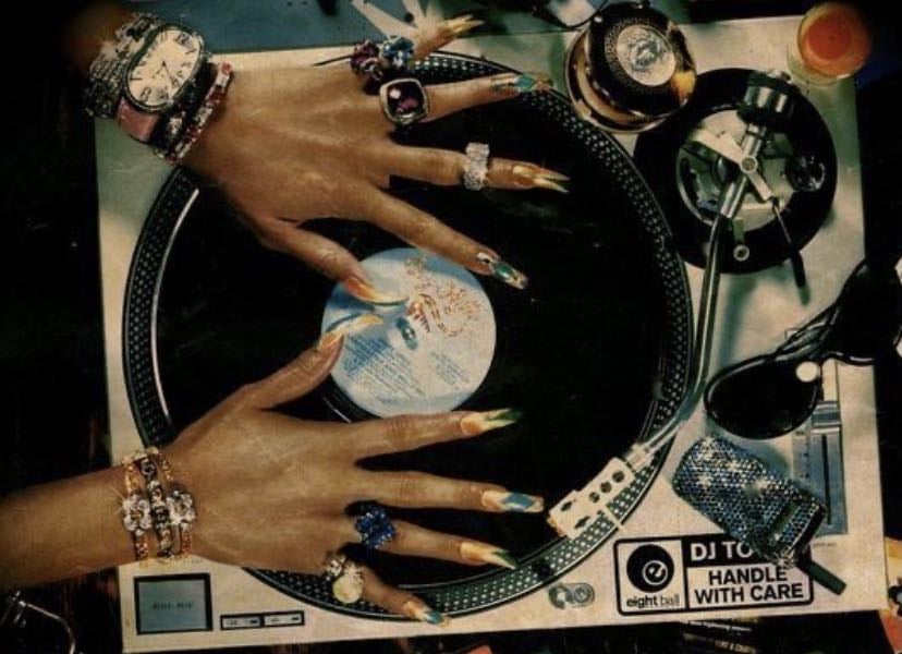 Music for your Instagram stories 🍸