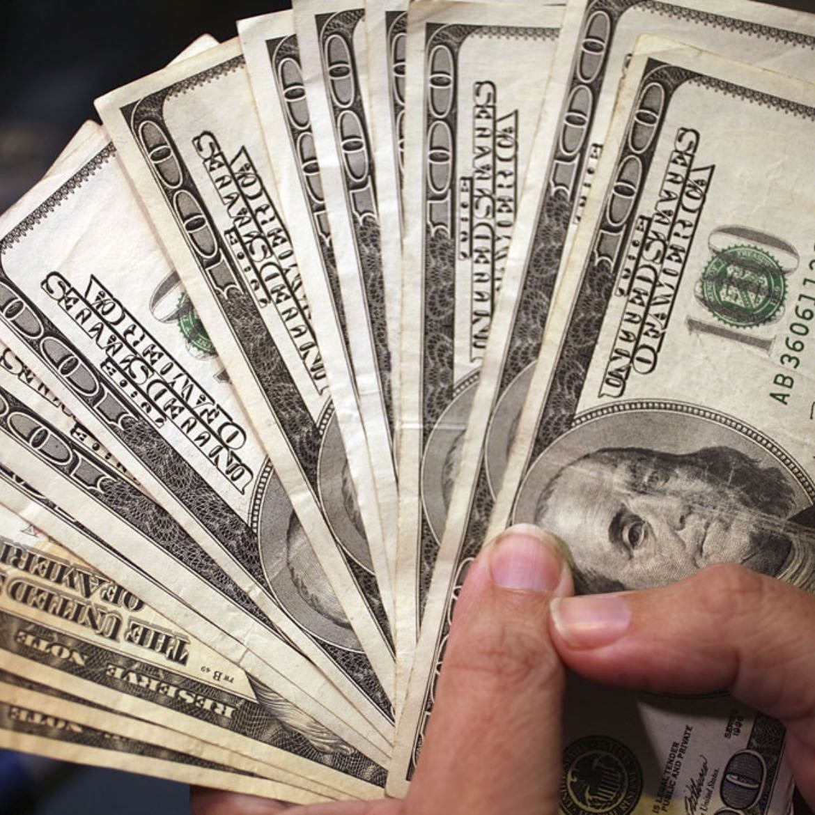 Dinero - Ya q algunos parques no dejan meter comida o agua