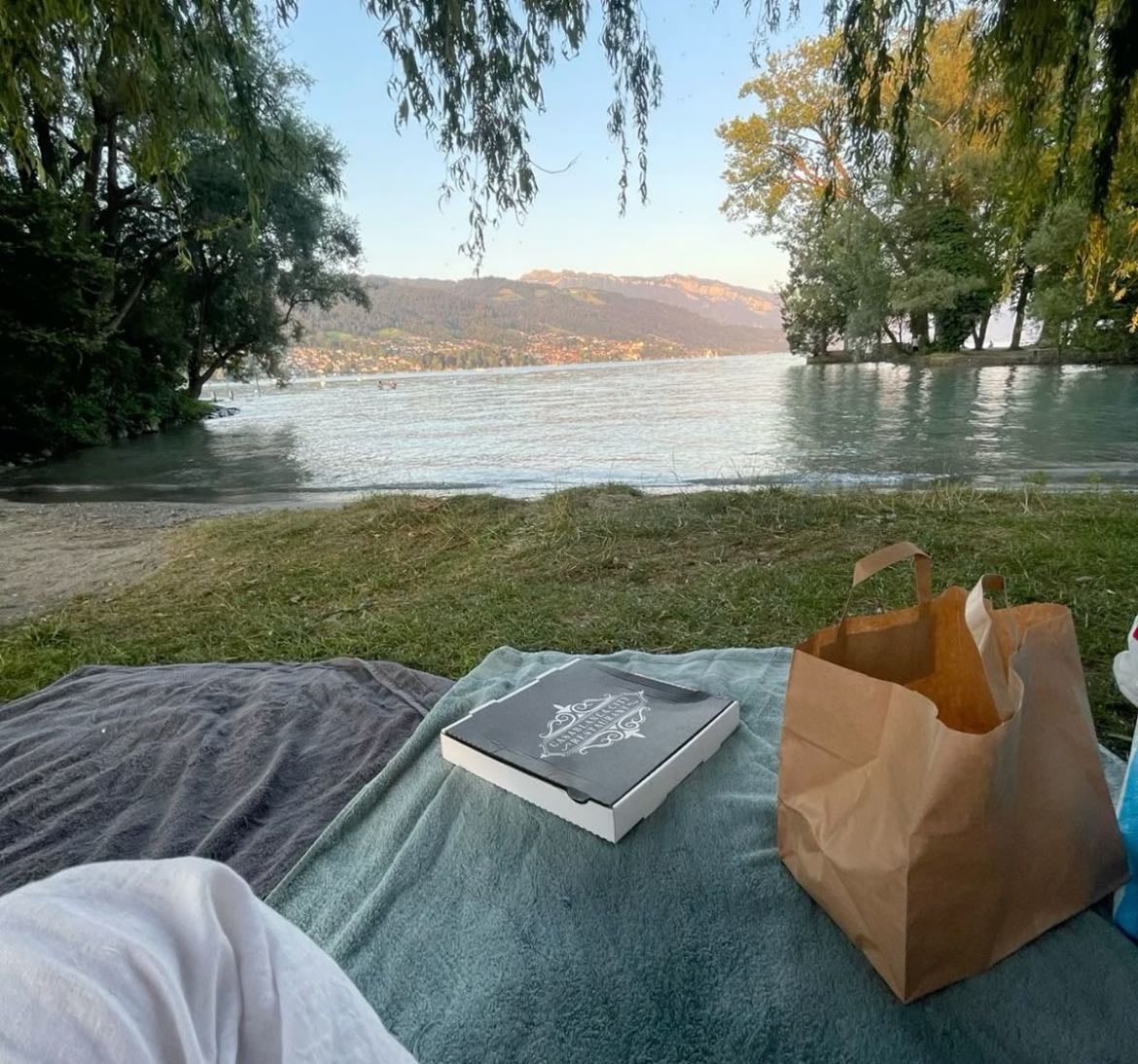 🌿 SOLO DATE IDEAS – for soft, slow days