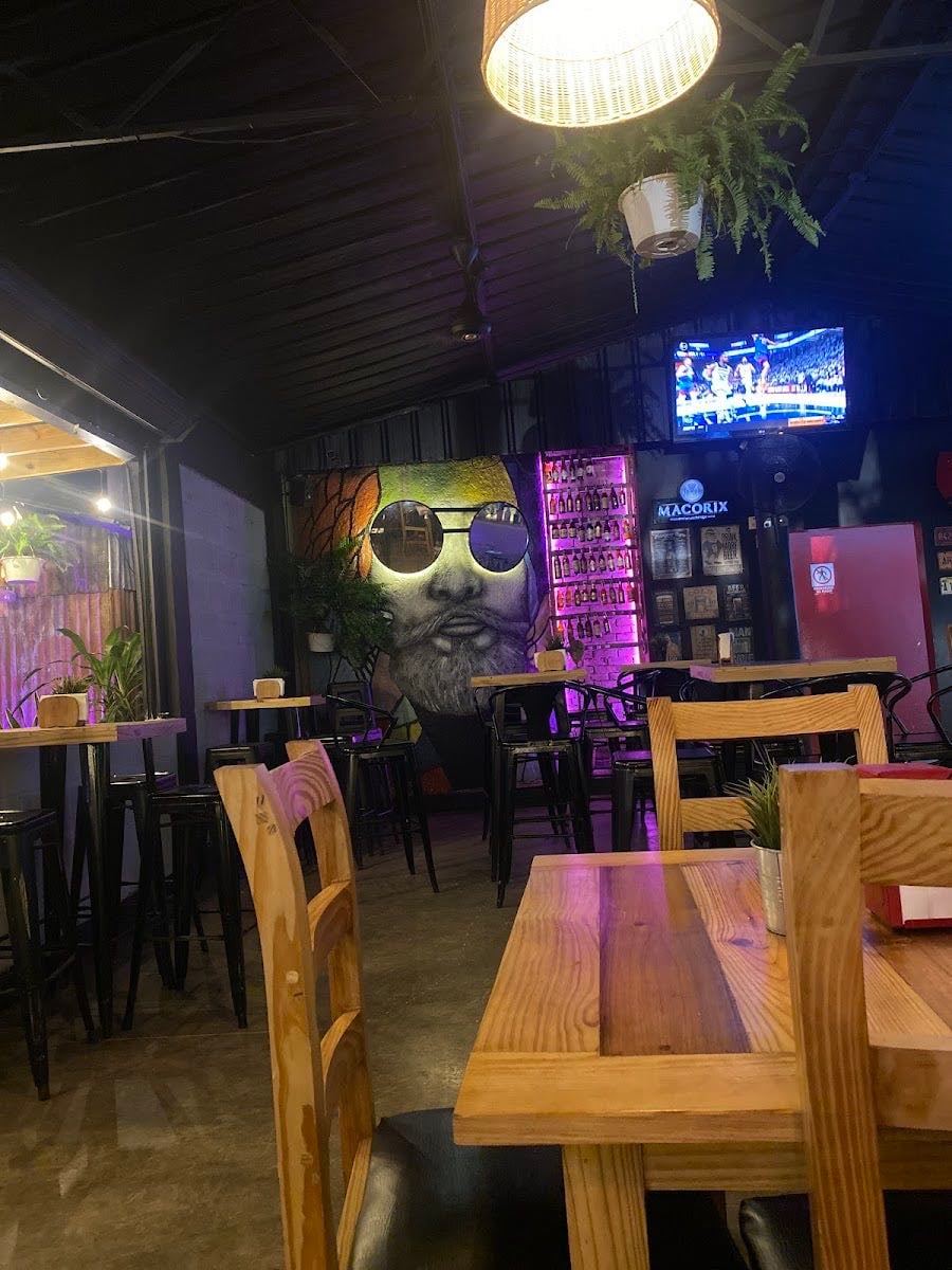 La Tabla Grill and Bar