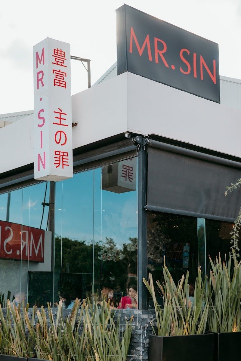 Mr. Sin - Sushi
