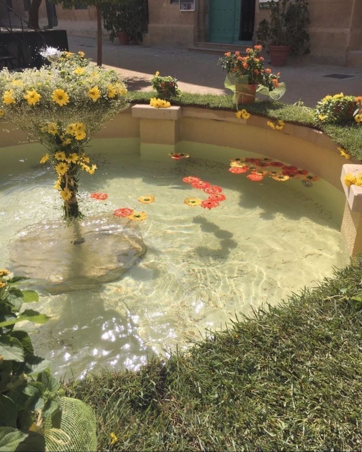 fountain in front