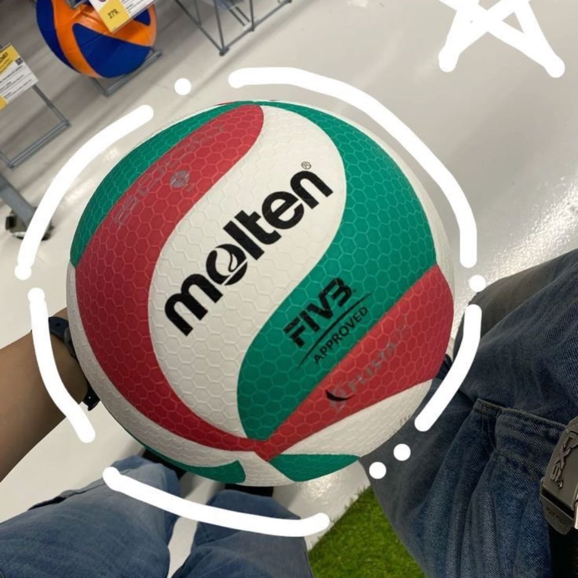 Pelota - Lit lo que más importa, mikasa y molten pueden ser elevadas de precio pero hay unas en Decathlon y me gusta la que compré