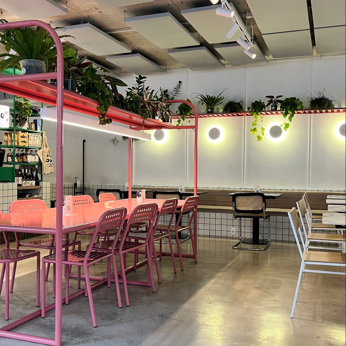 Flora - Lunch, snack, coffee, or brunch—whatever you’re in the mood for! Flora is one of my favorite spots in Ciudad Vieja, with a lovely atmosphere that’s perfect for relaxing, enjoying something delicious (highly recommend the carrot cake!), or getting some work done for a few hours.