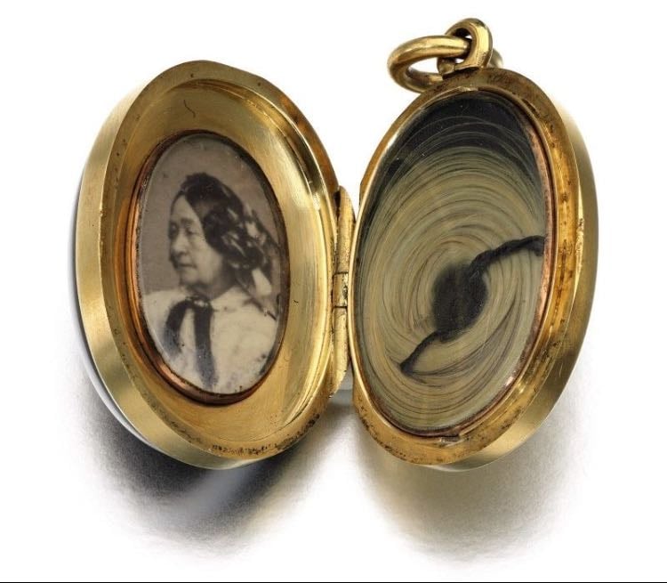 Learn how to make mourning jewellery - Bonus points if it becomes a hobby