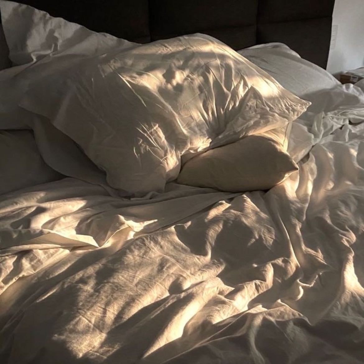 Sleep 7-9h - poor sleep = higher hunger hormones & lower energy