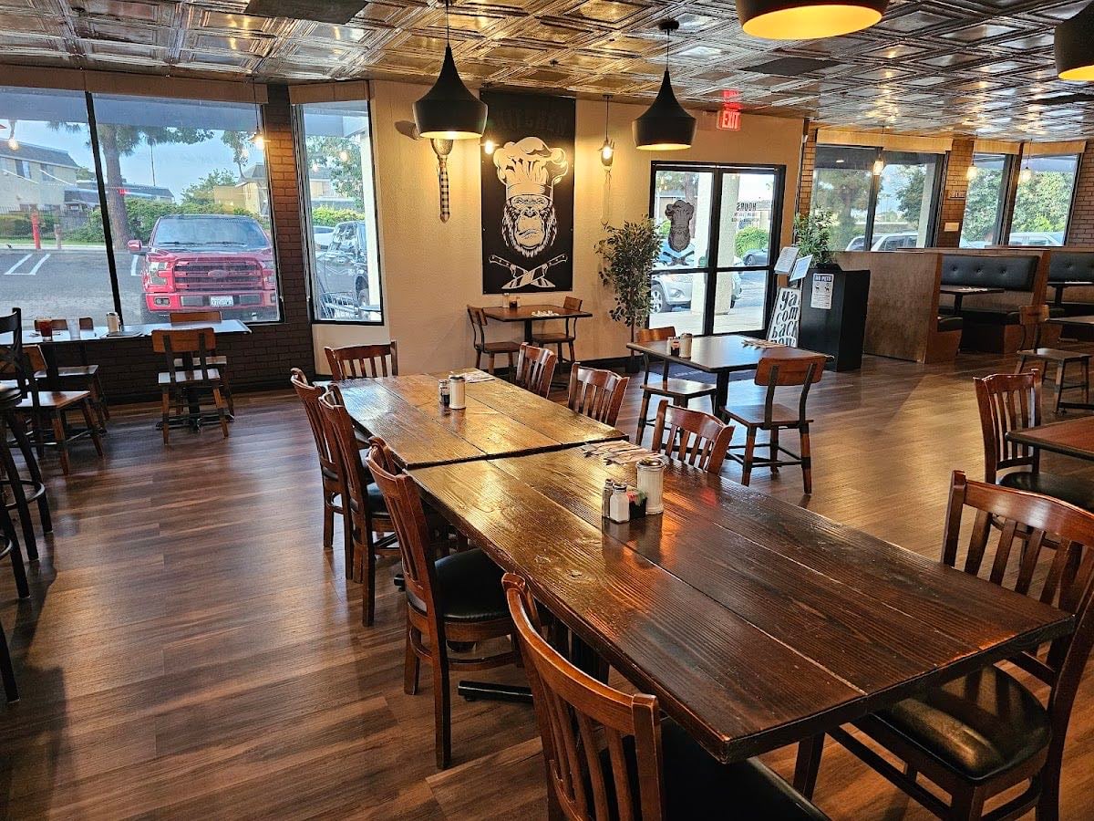 Silverback Breakfast and Cafe