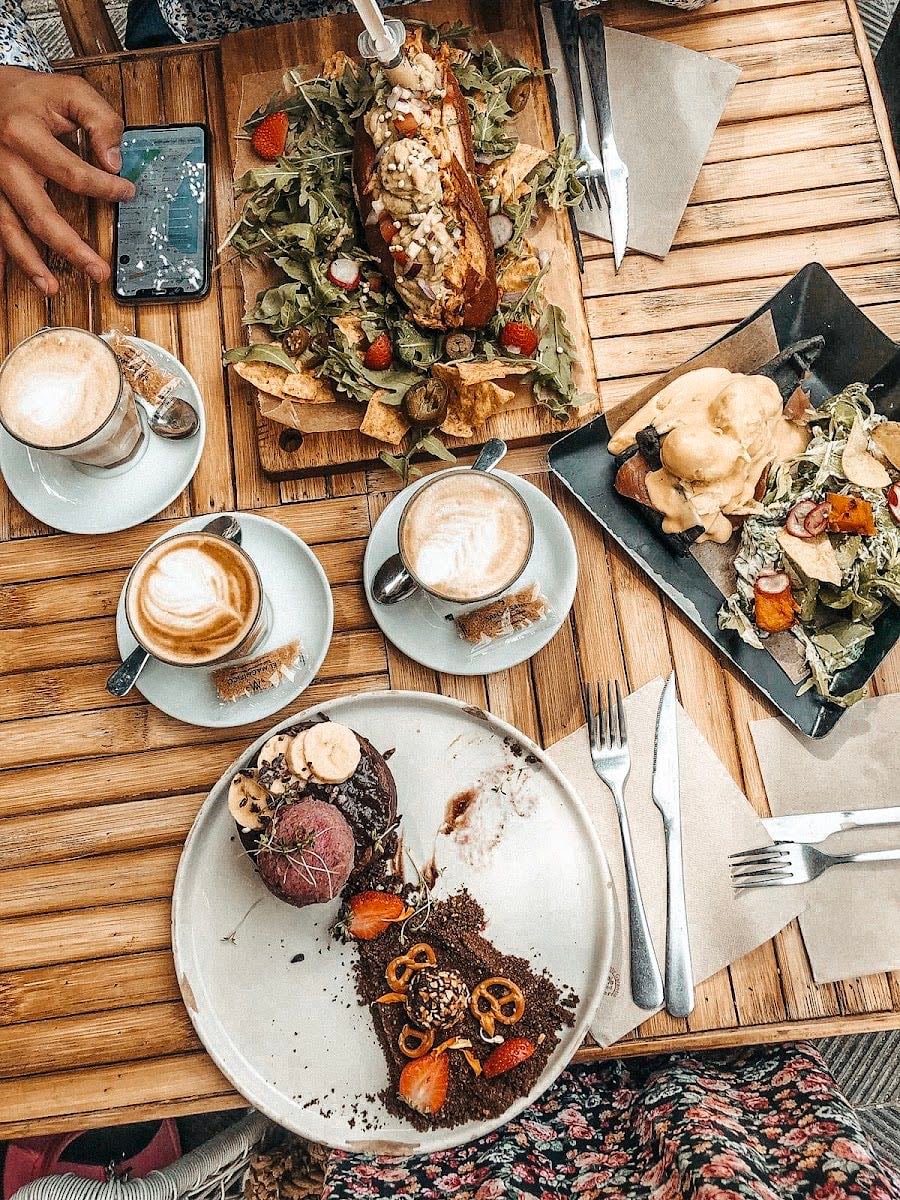 Brunch & Cake - Fav breakfast place <3 prettiest presentations ever