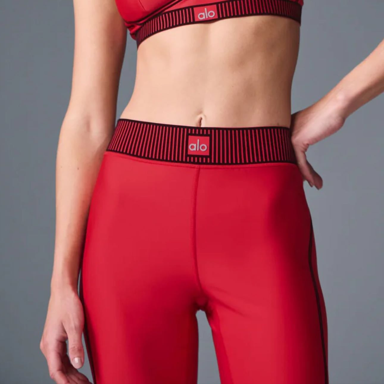 Alo Yoga Leggings - Airlift high-waist 7/8 line up legging en Bold Red