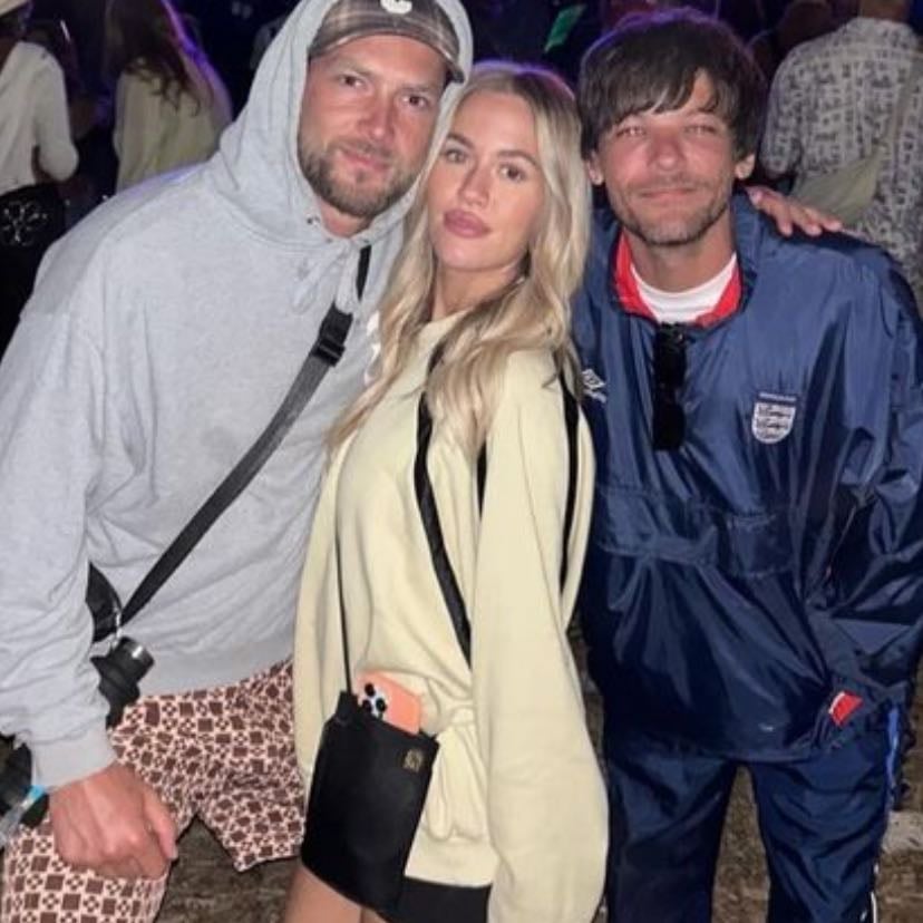 LOUIS BELIIVES IN YOU - Remember to always be yourself and people will respect you and love you for who your are tpwk ❤️❤️