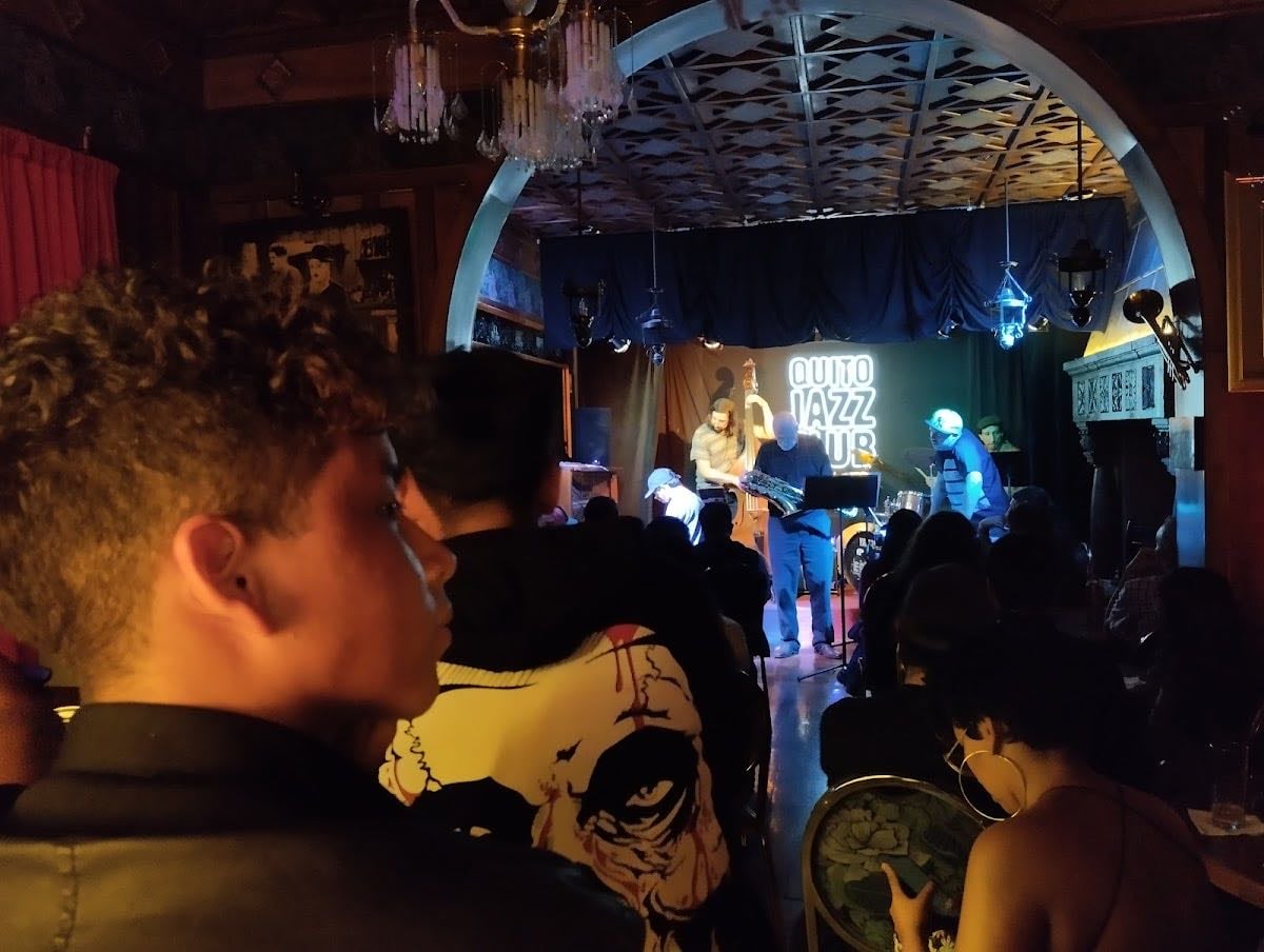 Quito Jazz Club - Todos tienen que ir aquí una vez en su vida