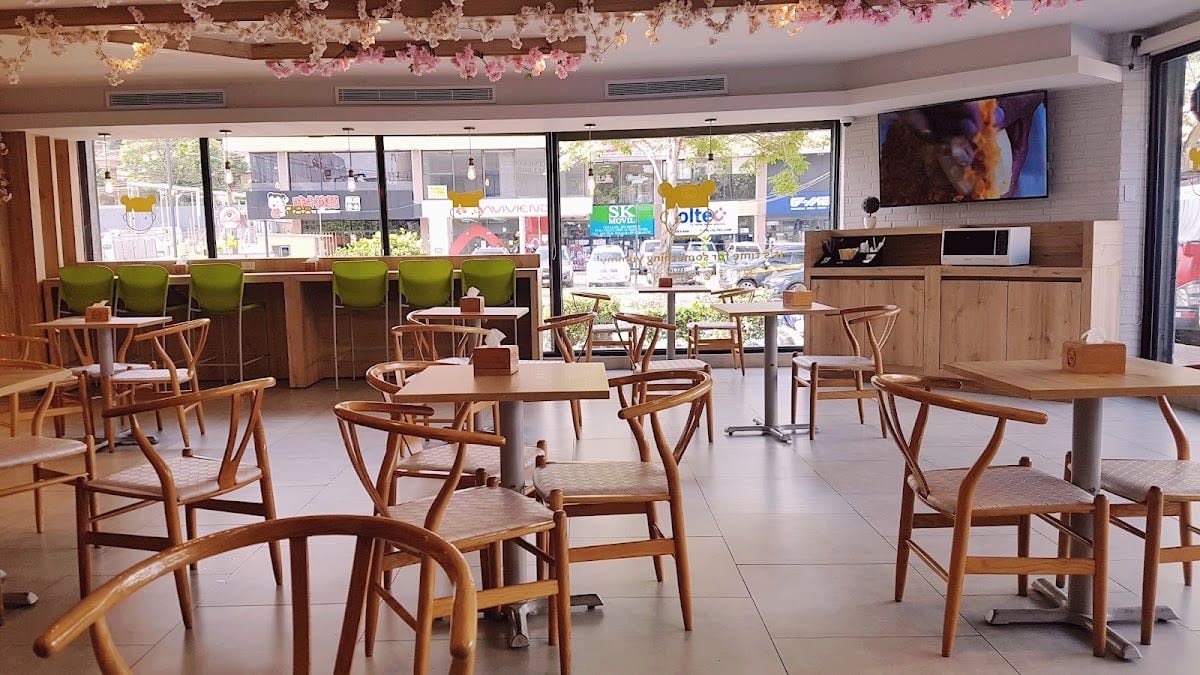 888 Bakery & Cafe