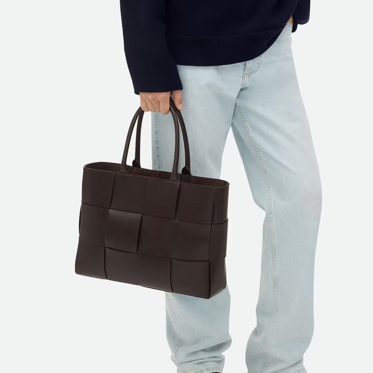 Bottega Arco Tote - Color: Fondant
$3900