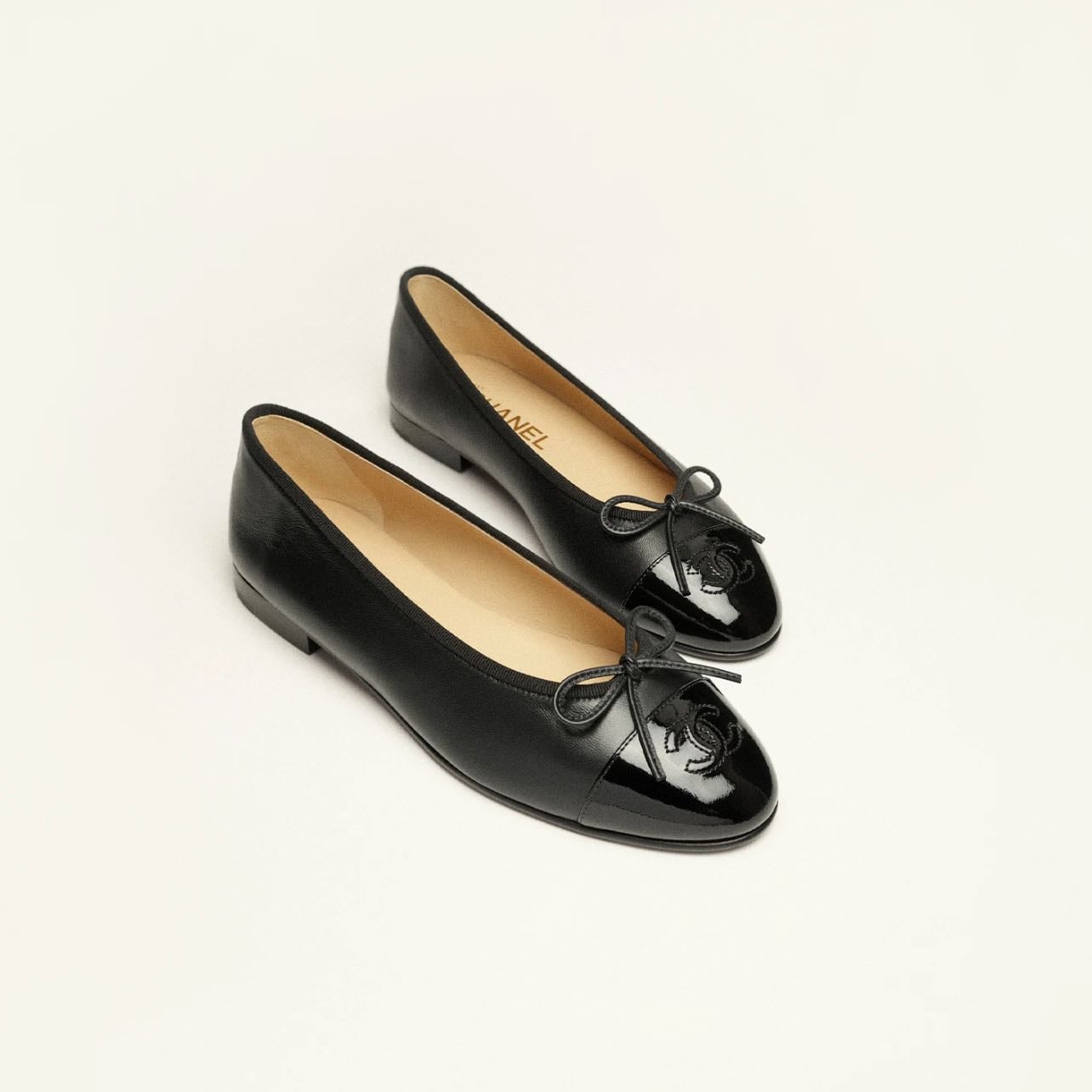 Chanel Ballet Flats - Color: Black