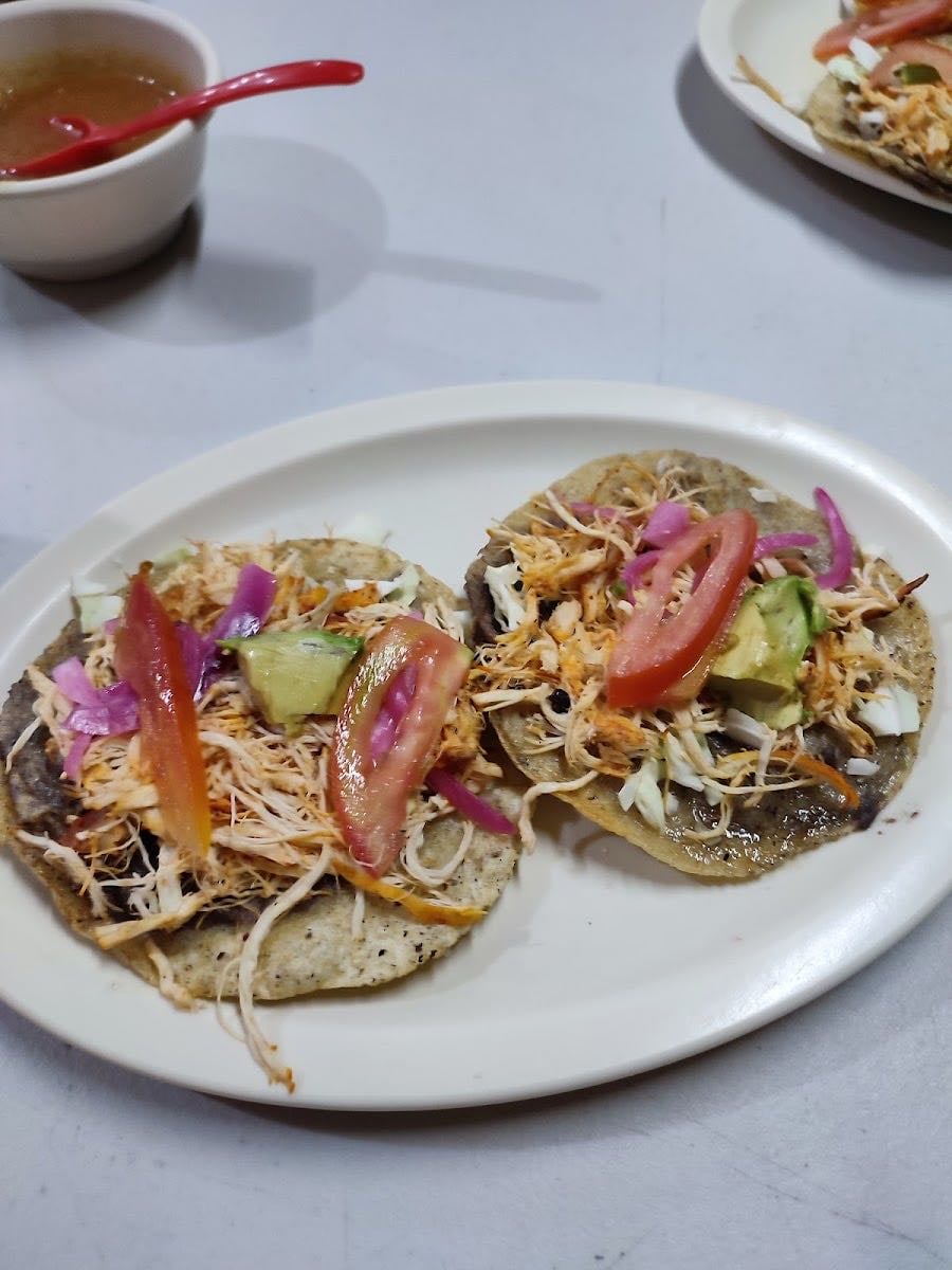 Antojitos Doña Ana - El mejor caldito y salbutes