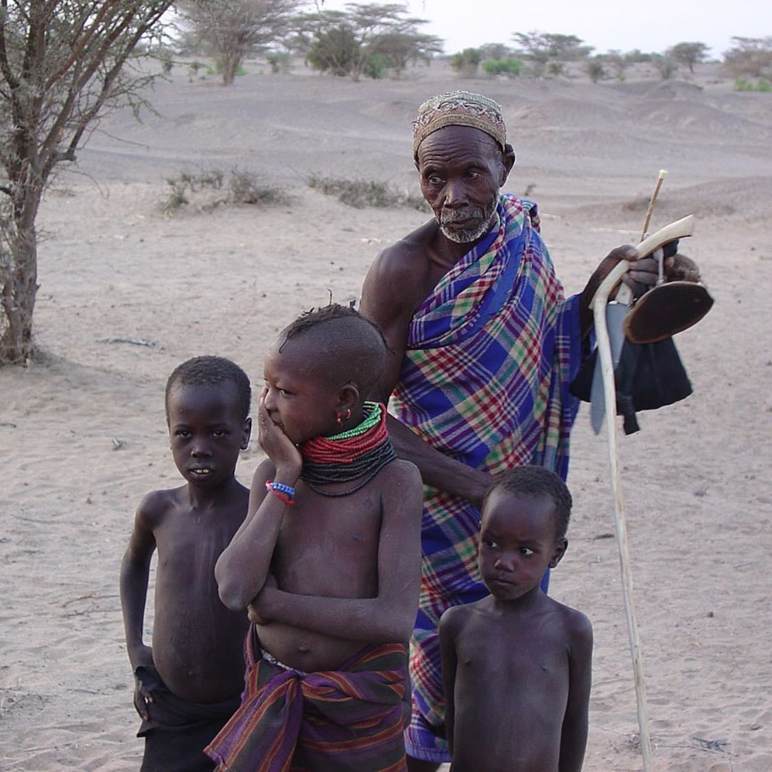 Tribus primitiva: Los Turkana, seminómadas, son el segundo grupo más grande de Kenya - YouTube