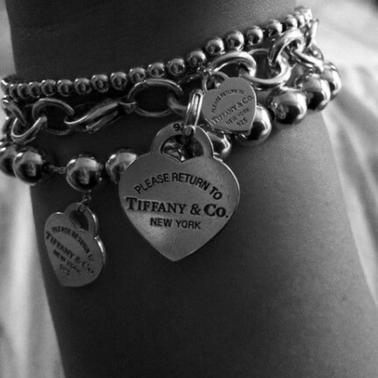 Wear simple jewelry on your wrist - Avoid having hair bands on your wrists. Always a bracelet
