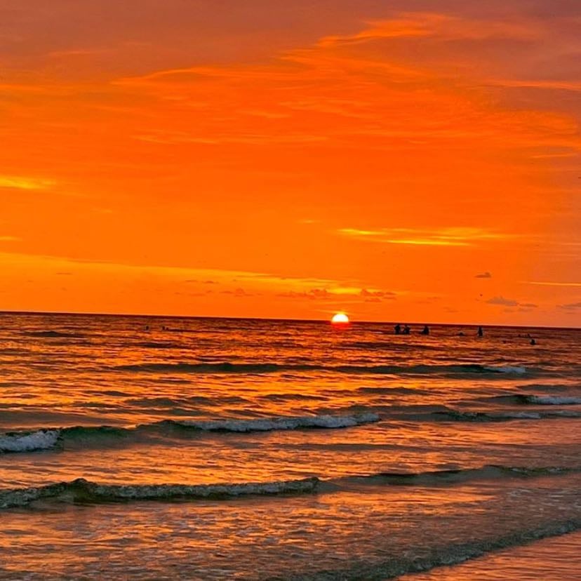 Watch the sunset🌅
