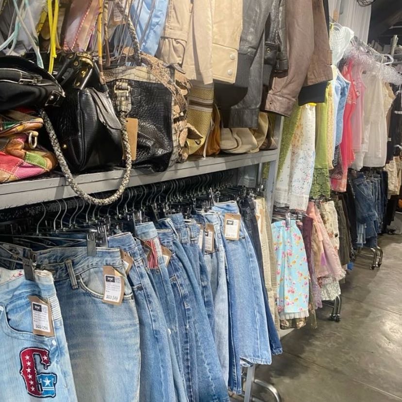 Go thrifting🏦