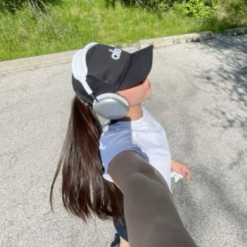 Hot girl walk🚶♀️