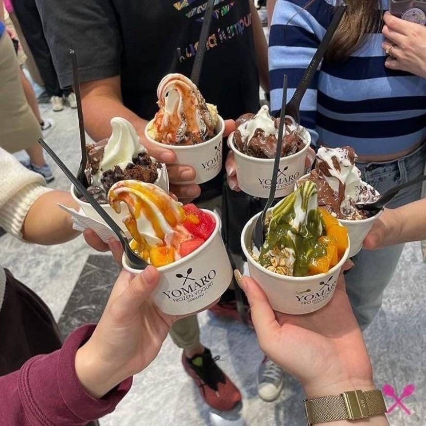 Get frozen yogurt🍦