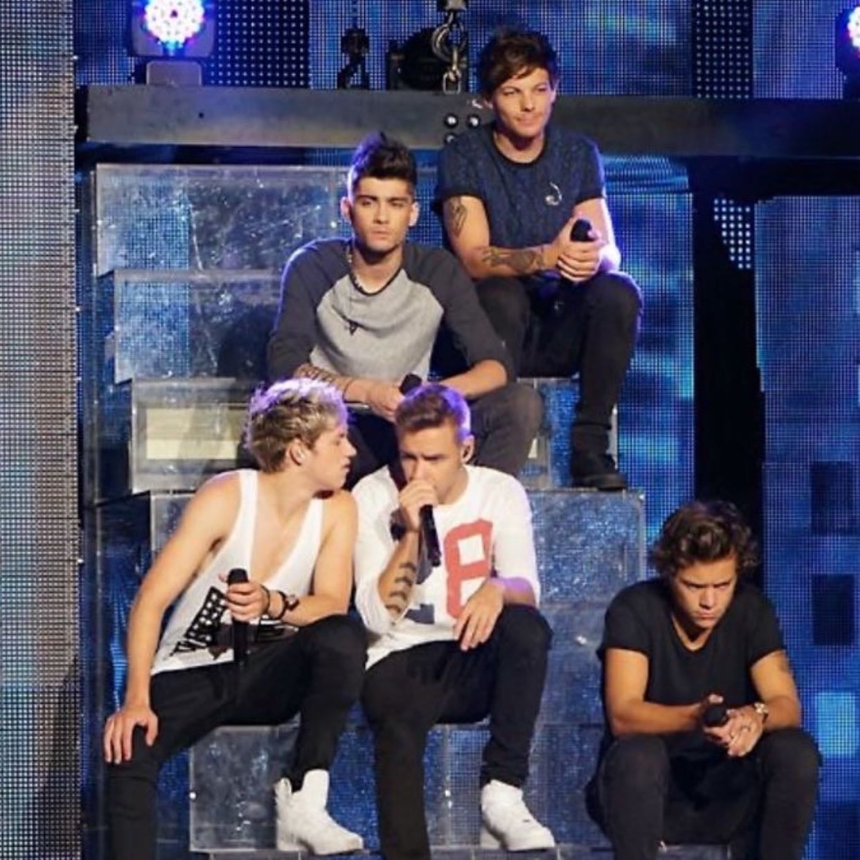 Don’t forget where you belong - istg I cannOT, choose a fav so I’m just gonna go with one of them but this song I just love the hype so much and it’s so… such a pretty song and if always makes me feel better. Also have always been one of my top songs from 1D lol🤭