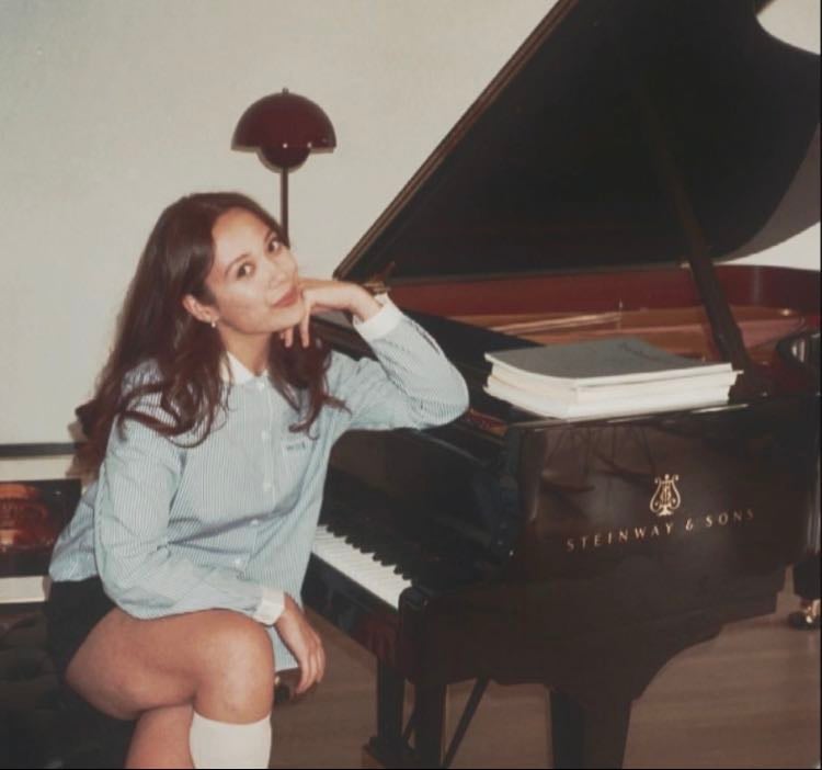 Laufey recommendations for new listeners!! - Music hypelist by sof