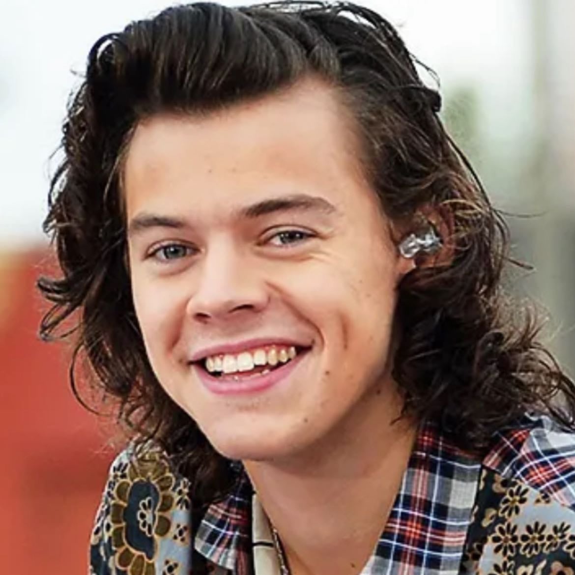 “Touch her heart, not her body. Steal attention, not her virginity. Try to make her smile, not cry” - - Hazza