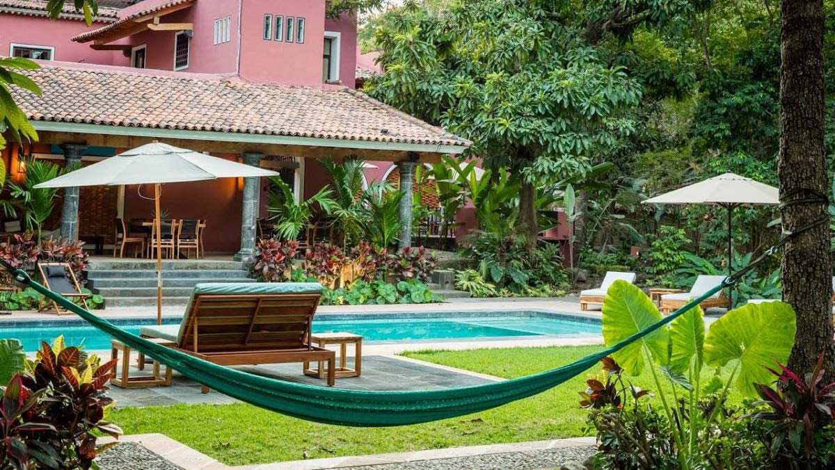 La Paranera Hotel & Relax - Comala, Colima. 2:30hrs