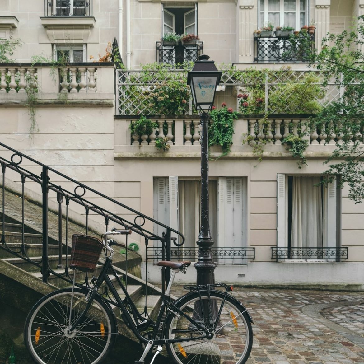 Speaking fluent French π«π·
