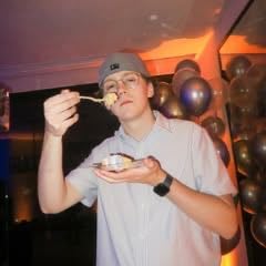 cam2r - content creator/streamer