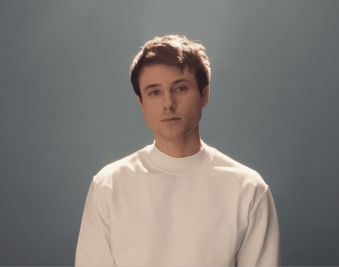 alec benjamin - singer