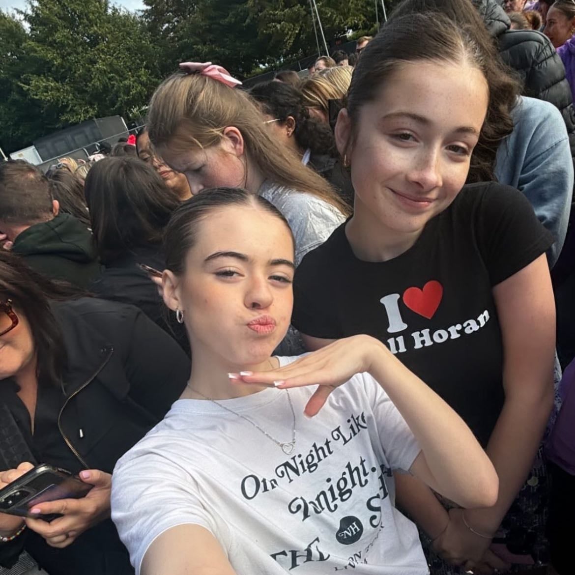 NIALLS CONCERT OBVI!!! - I was so happy that they met up and they both got to see their fav artist live together!!!!