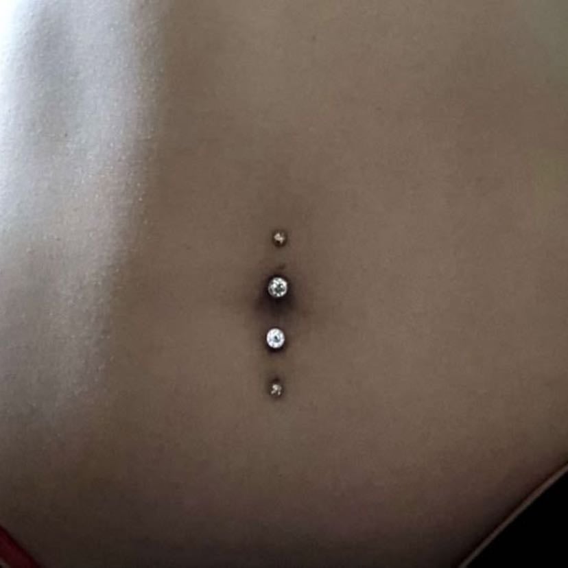piercing ombelico sotto