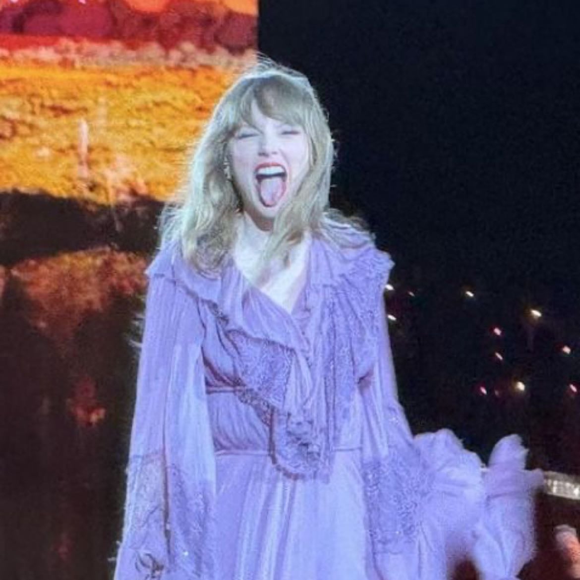 Eras tour πͺ© - Chicago night 1