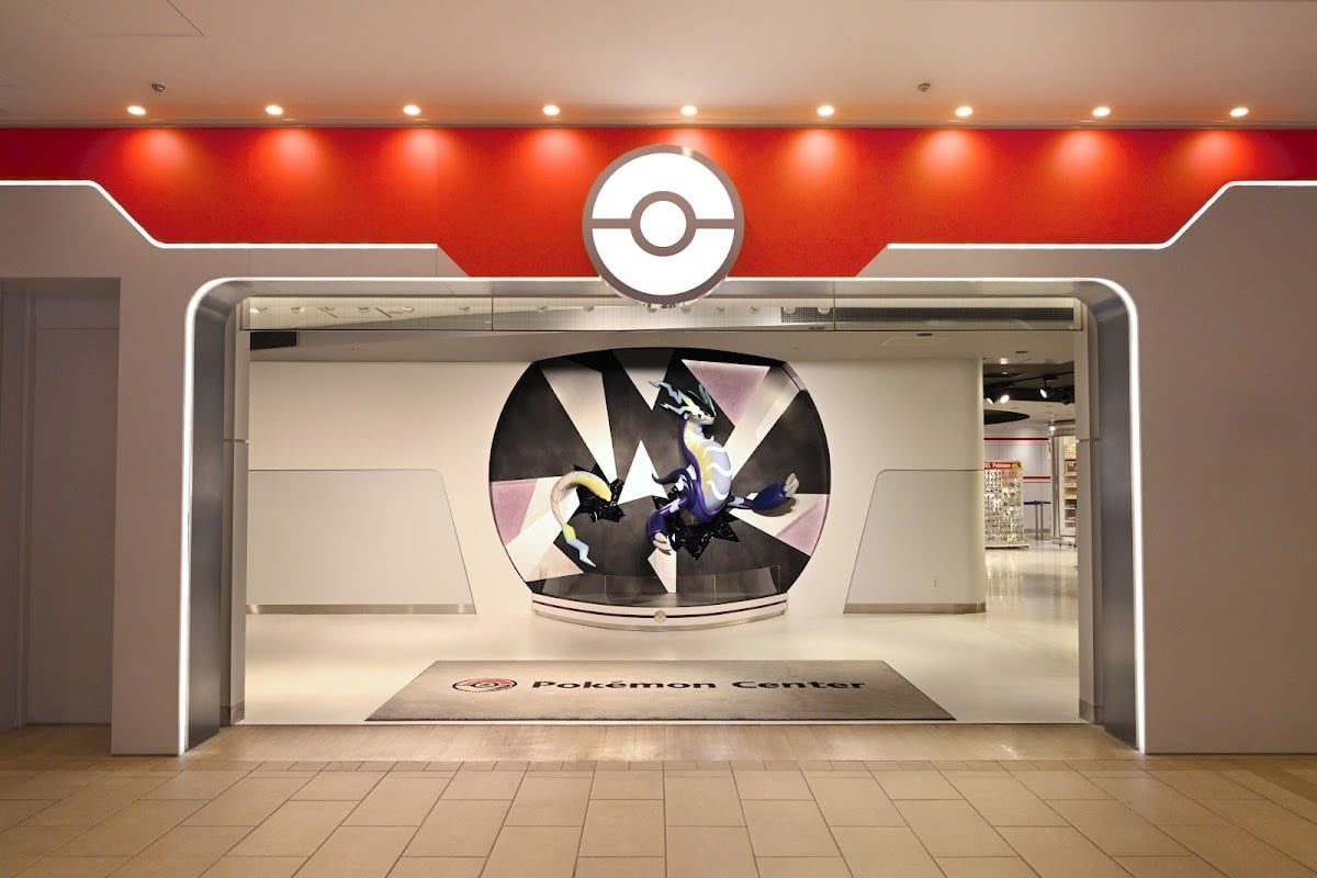 Pokémon Center Mega Tokyo & Pikachu Sweets