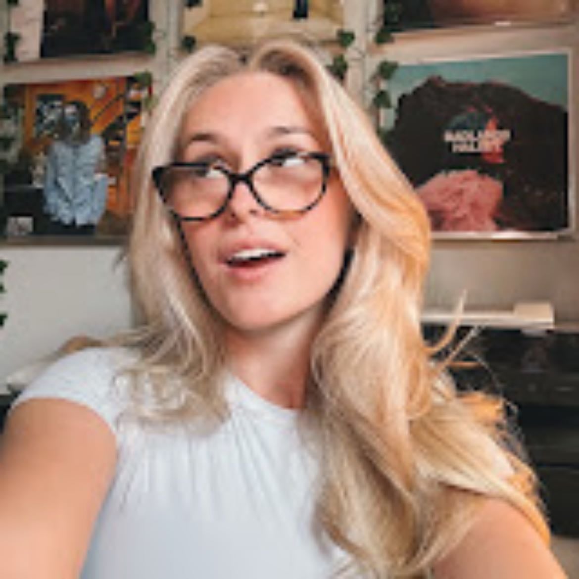 Emily Funn - booktuber/ booktoker