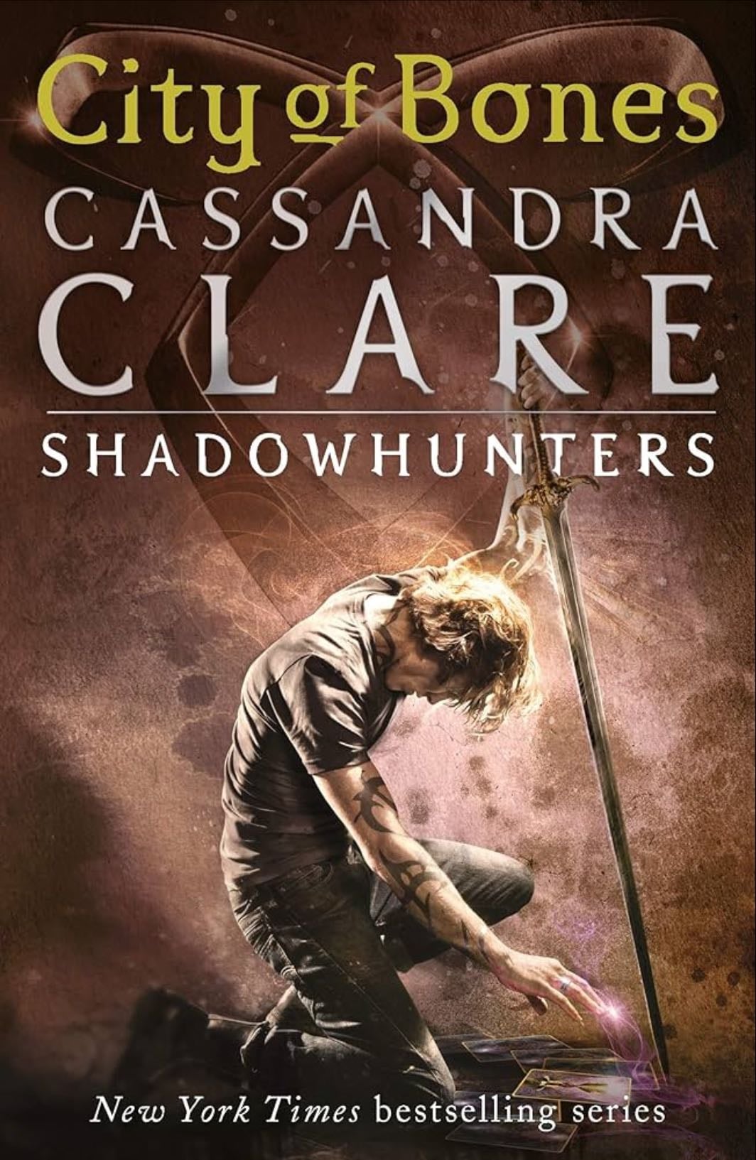 City of Bones (The Mortal Instruments #1) - Cassandra Clare 路 2009