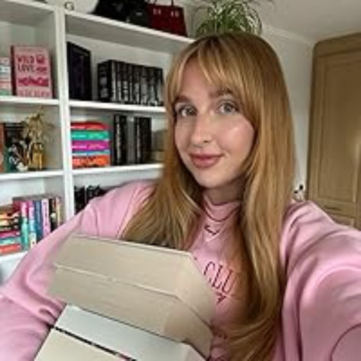 Emmy Rosam - booktuber/ booktoker