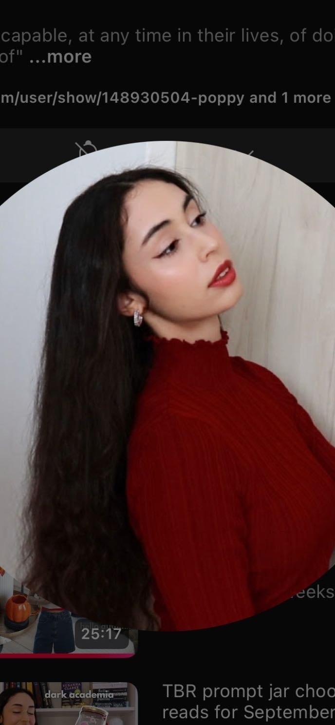 Poppy Calliope - booktuber