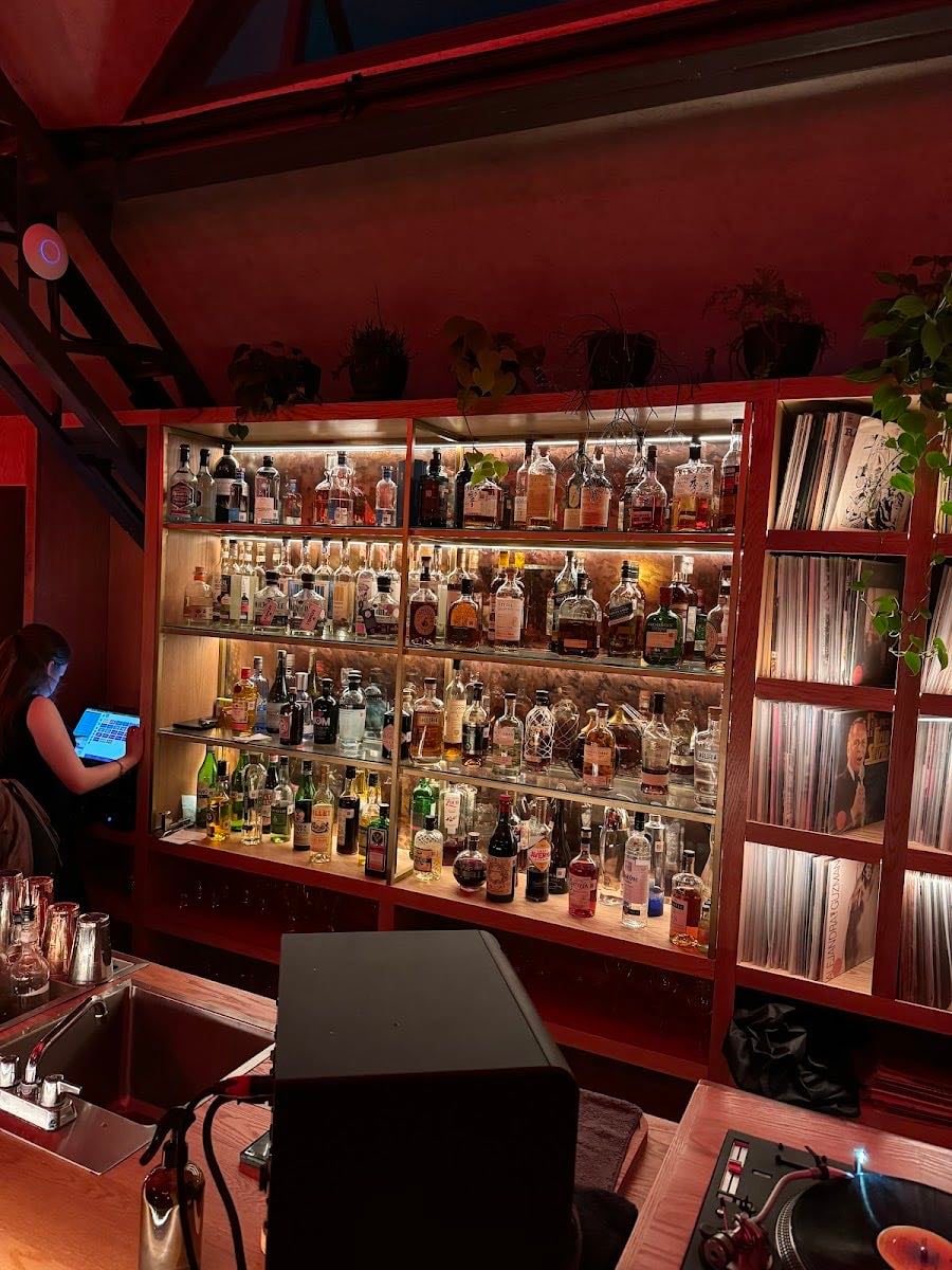 Lava Music Bar