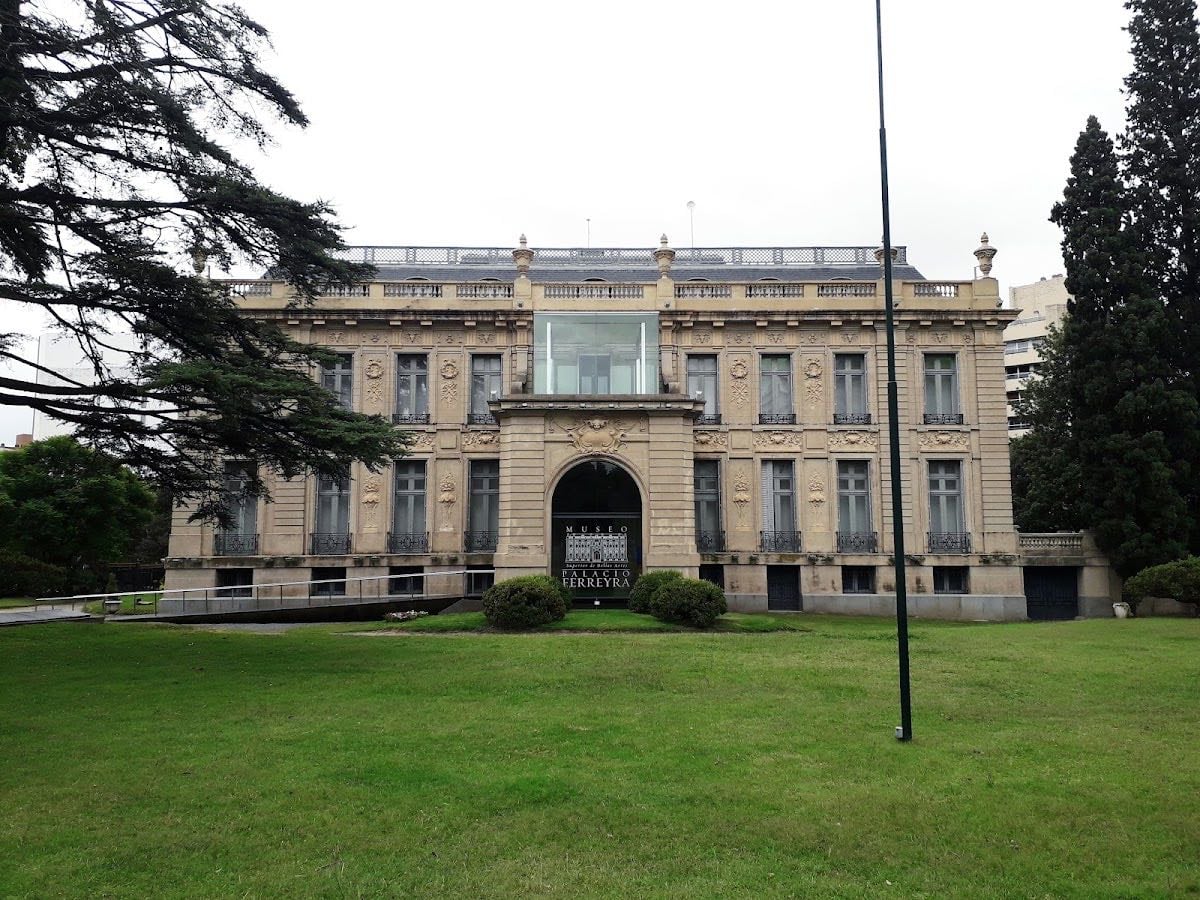 Museo Superior de Bellas Artes Evita | Palacio Ferreyra - Buenas pinturas Argentinas, muy significativas y representan desde el sufrimiento de la mujer hasta las guerras, los problemas de Argentina e incluso hay una zona especial que siento que representa la locura del mismo pintor