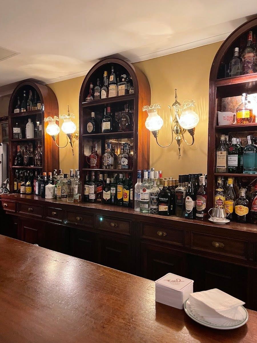 Toni 2 Piano Bar