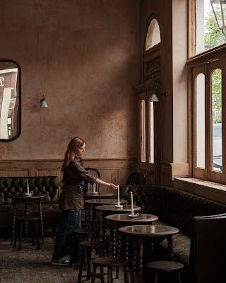 The Hero - Maida Vale - Traditional English Pub