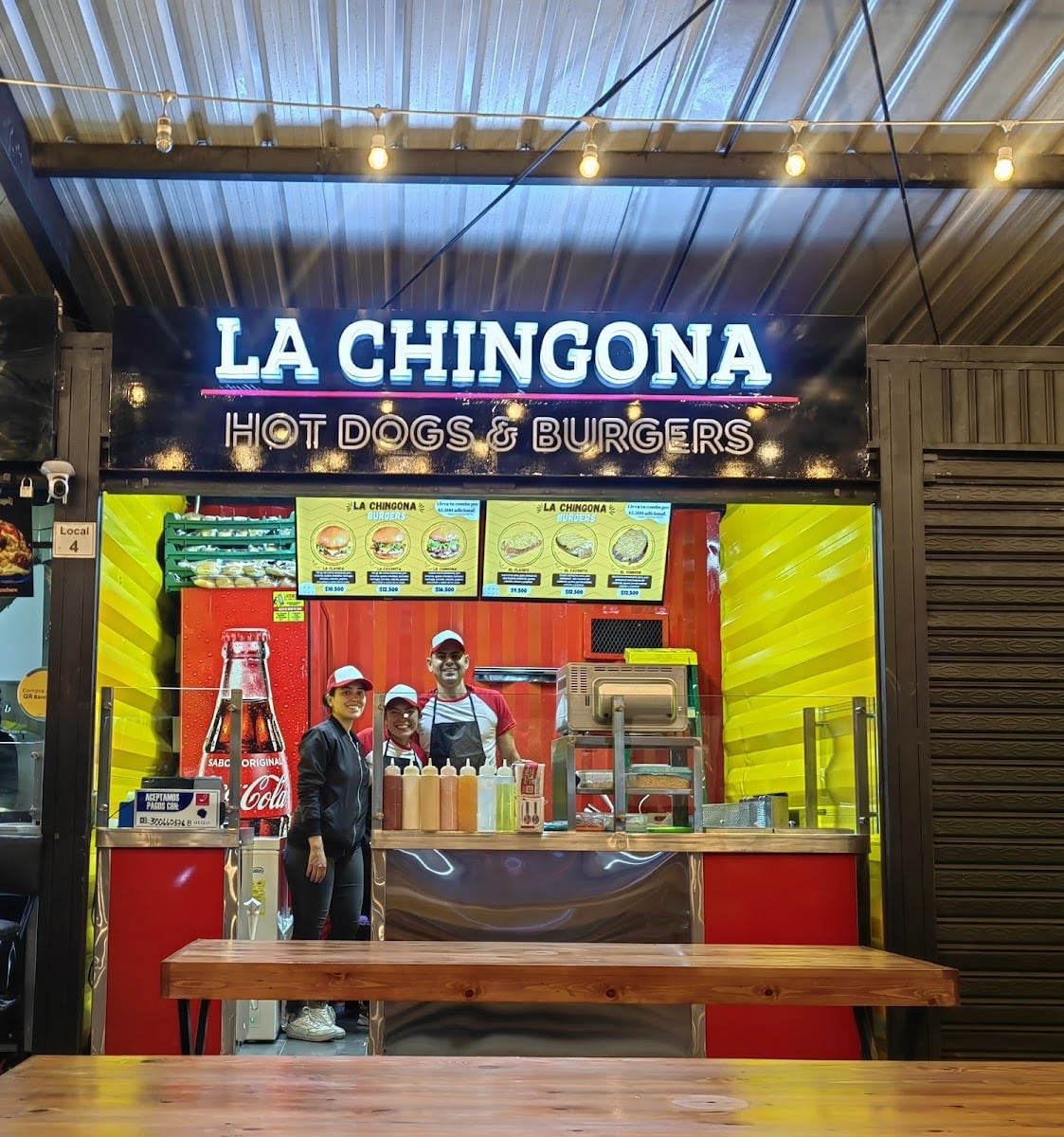 LA CHINGONA HOT DOGS Y BURGERS TERREROS
