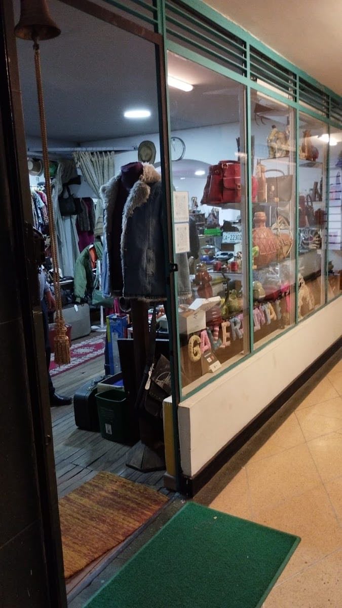 Gallery Vintage - thrift