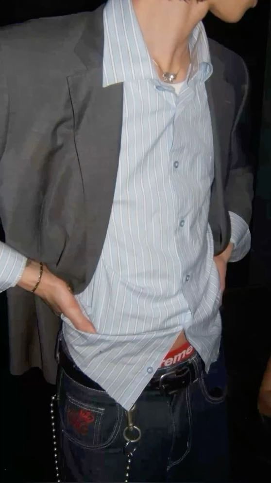 button up - blue striped