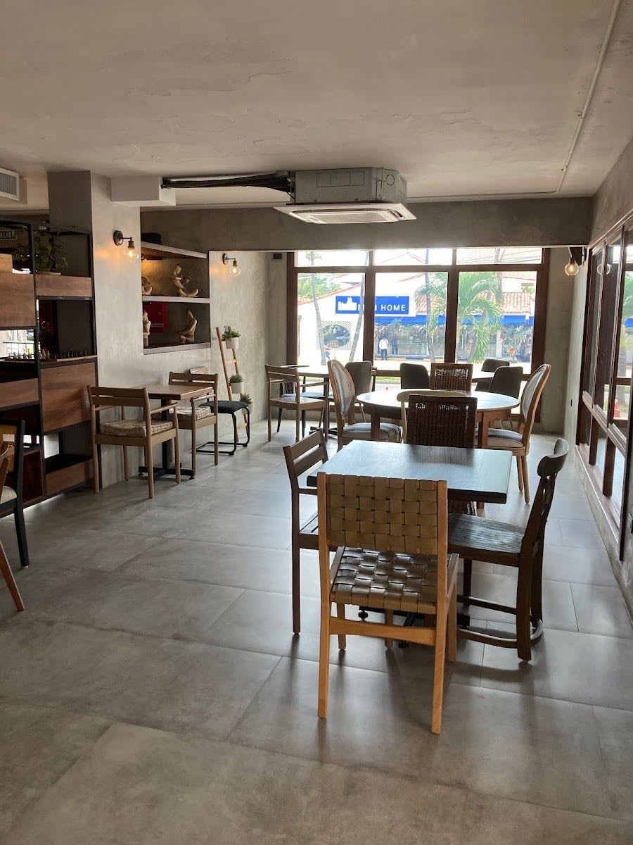 MomO Coffee Shop